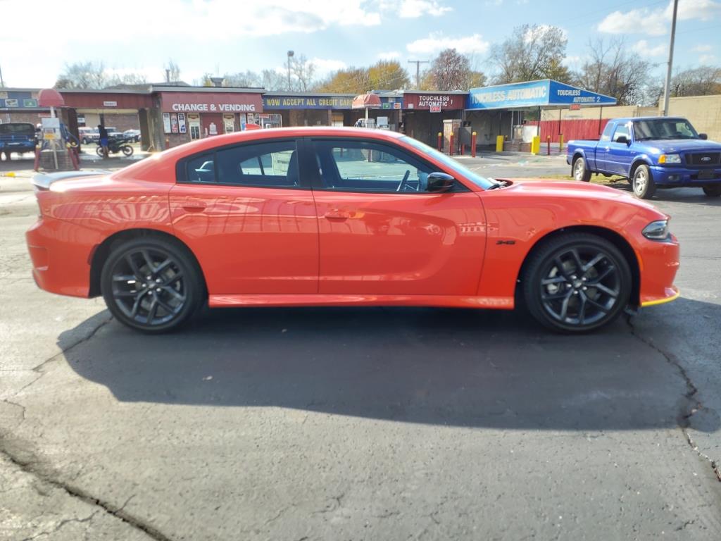 Vehicle image 4 of 32