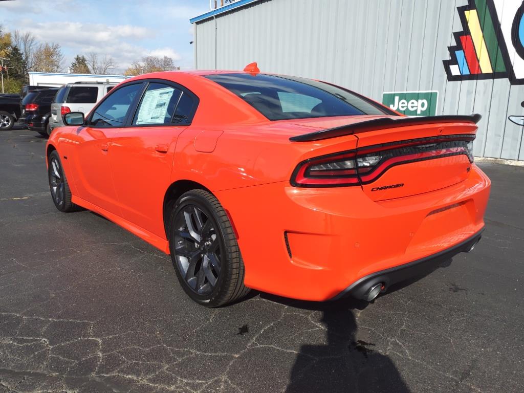 Vehicle image 7 of 32