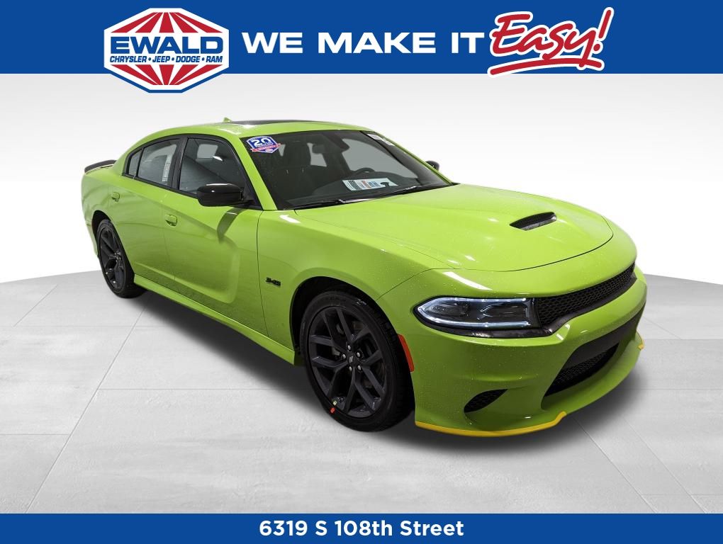 Vehicle image 4 of 28