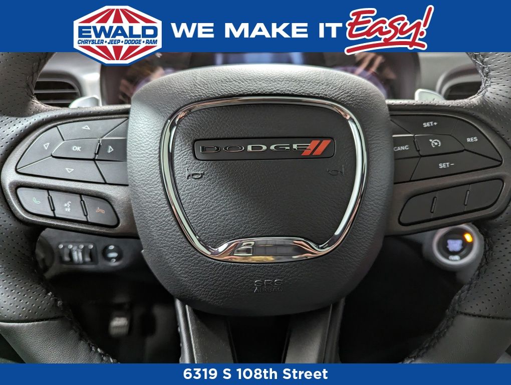 Vehicle image 17 of 28
