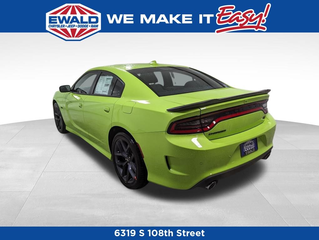 Vehicle image 7 of 28