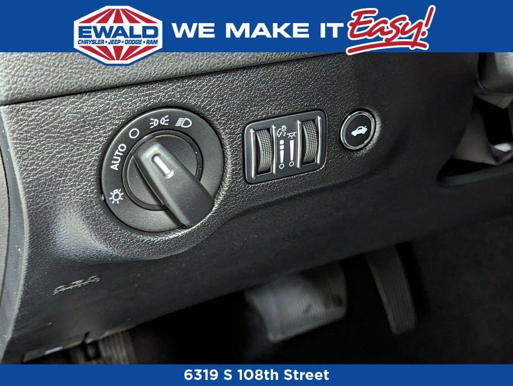 Vehicle image 28 of 28