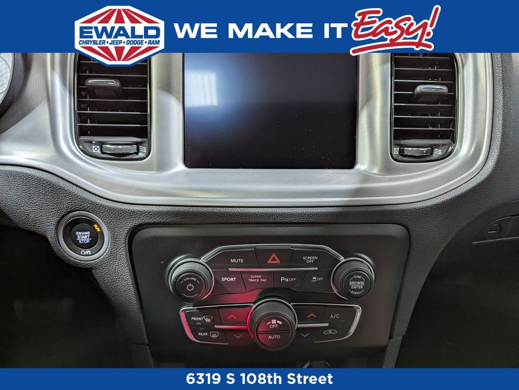 Vehicle image 21 of 28