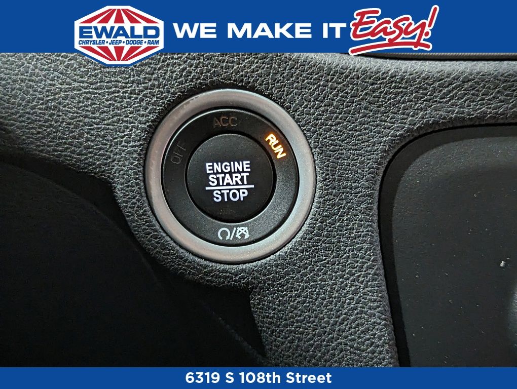 Vehicle image 20 of 28