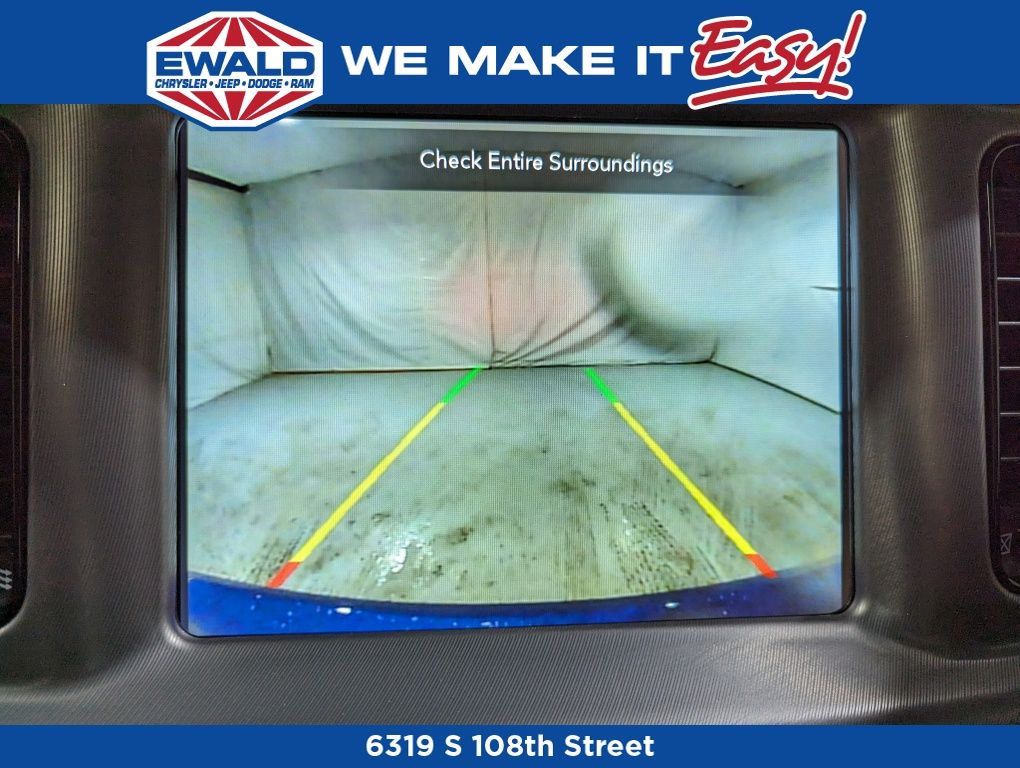 Vehicle image 23 of 28
