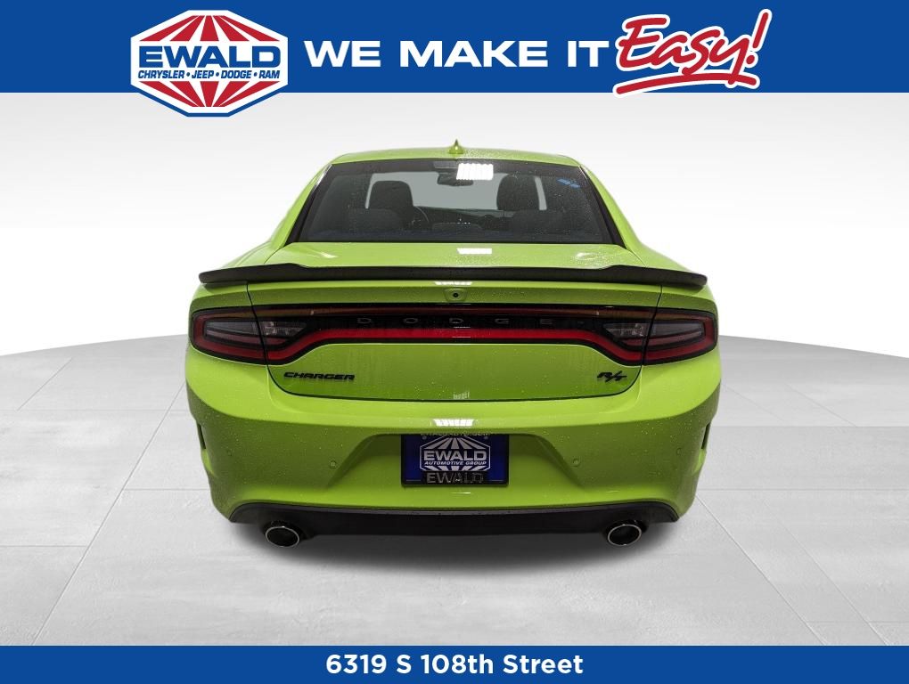 Vehicle image 8 of 28