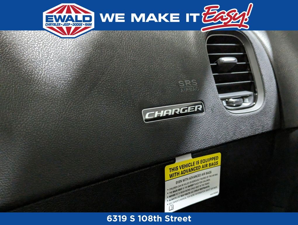 Vehicle image 27 of 28