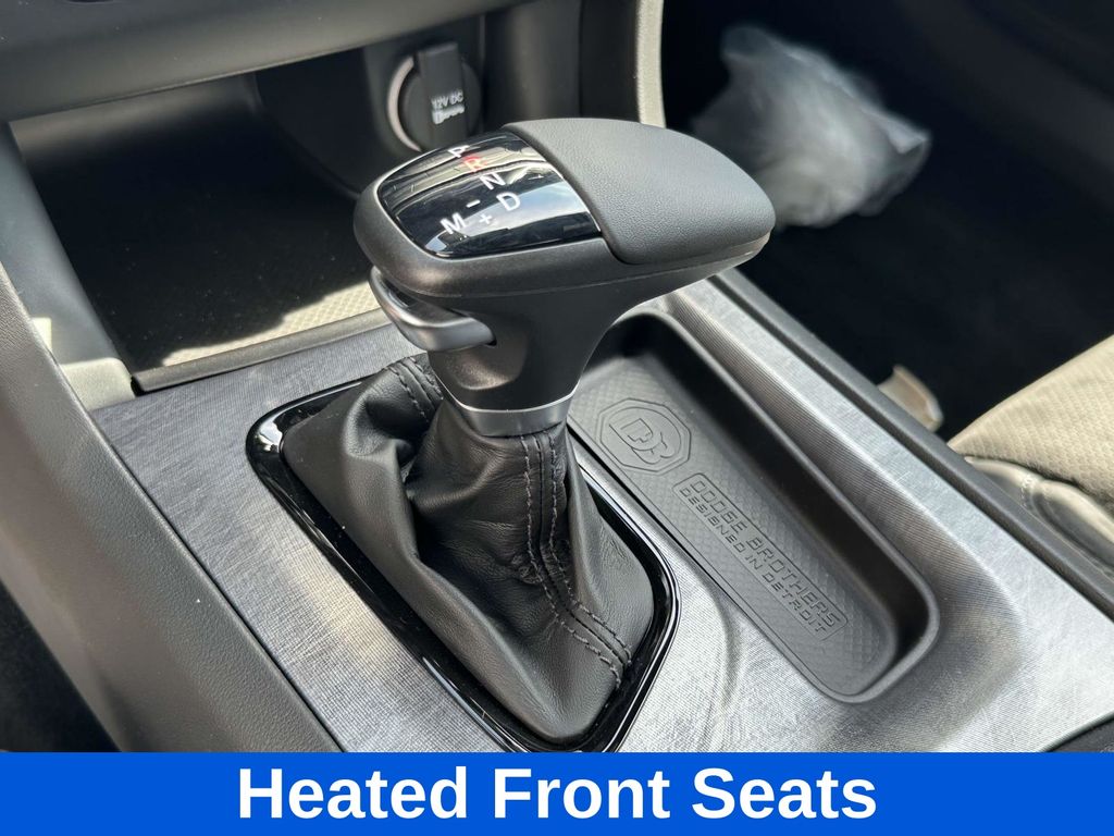 Vehicle image 13 of 18