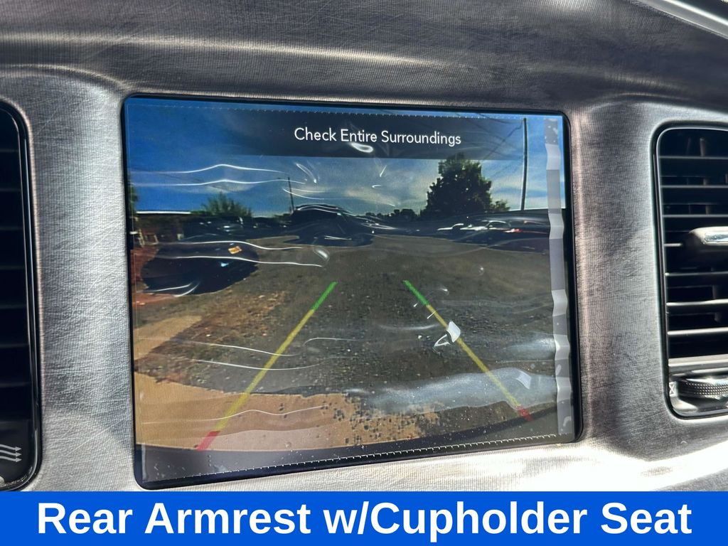 Vehicle image 11 of 18