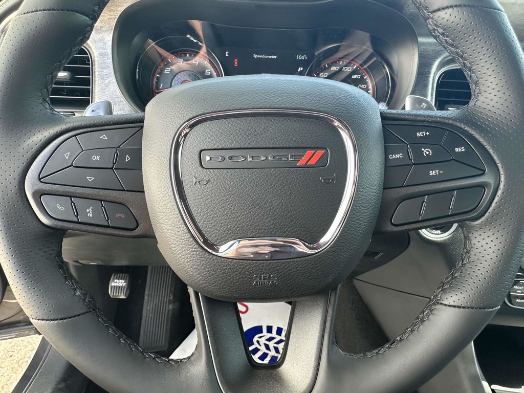 Vehicle image 16 of 18