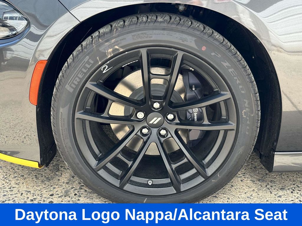 Vehicle image 8 of 18