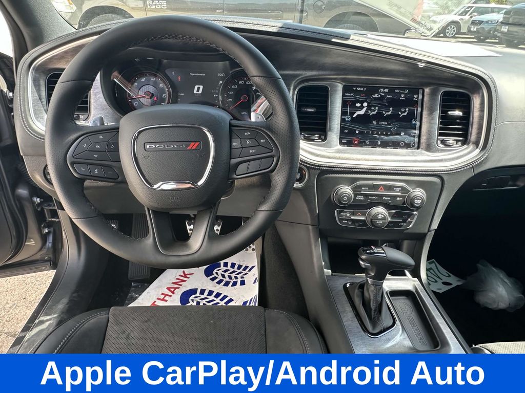 Vehicle image 9 of 18