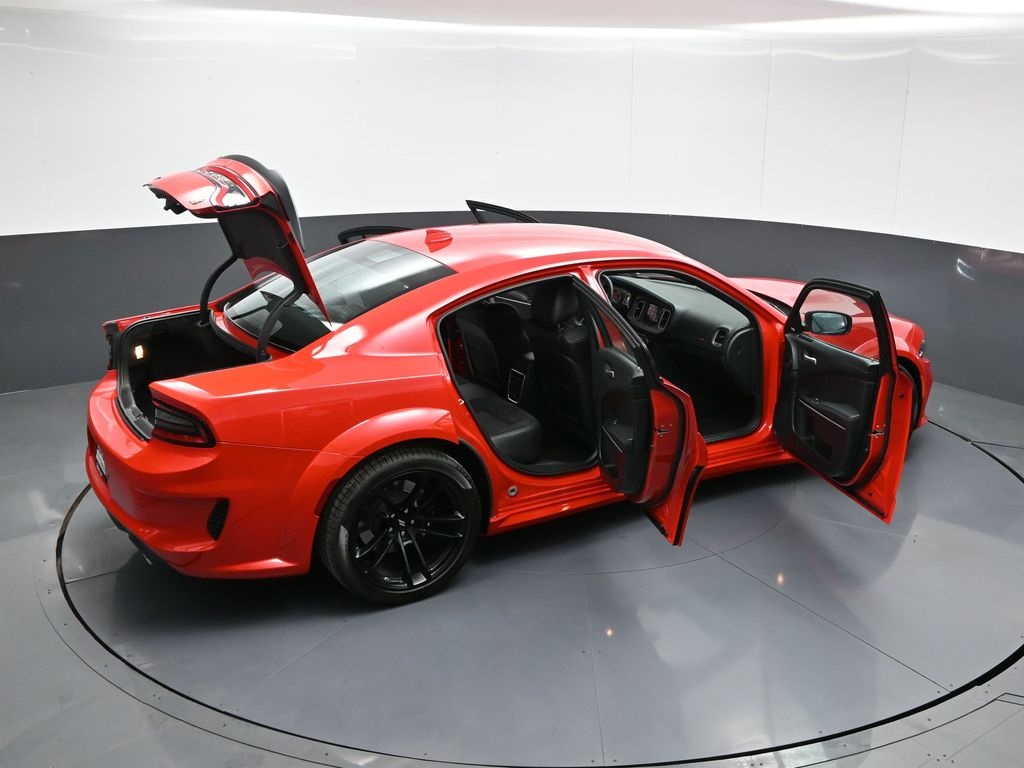 Vehicle image 16 of 60