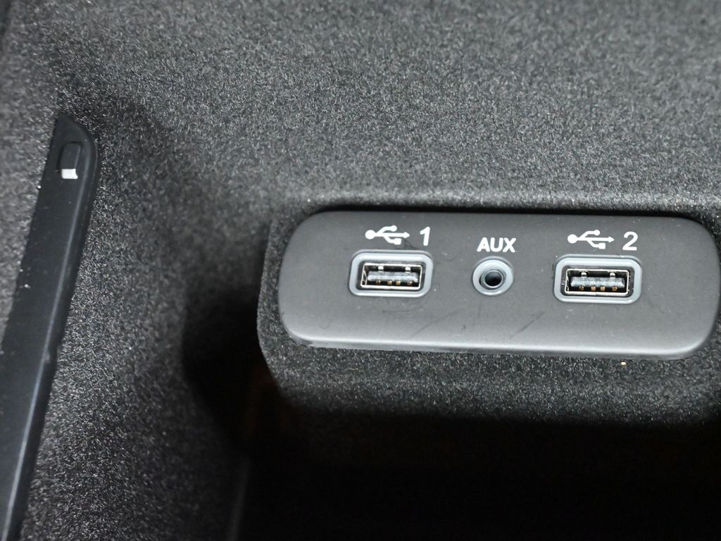 Vehicle image 43 of 60