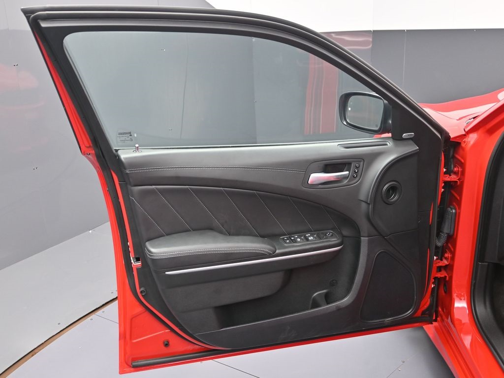 Vehicle image 34 of 60