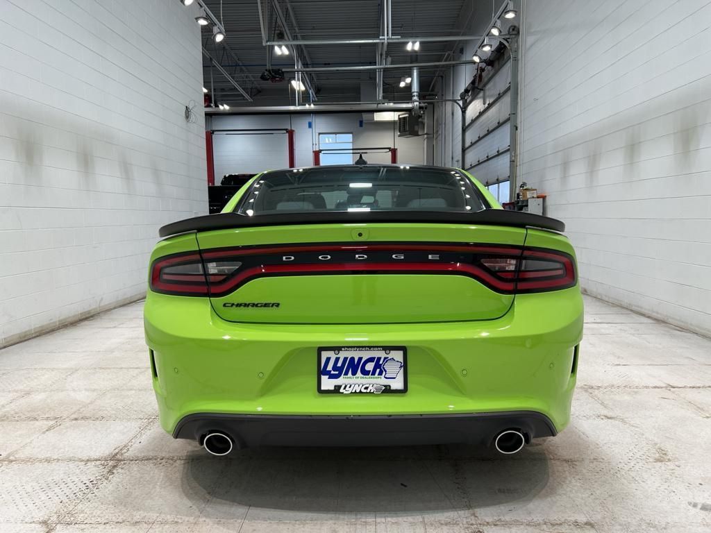 Vehicle image 10 of 41
