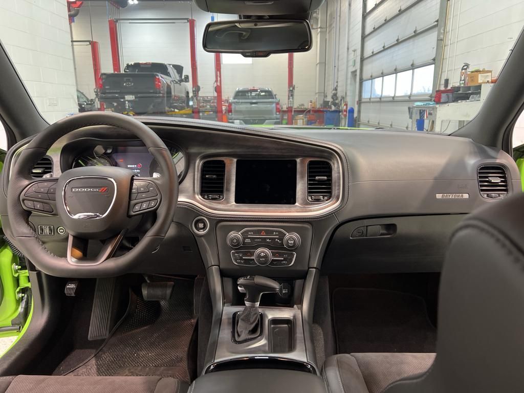 Vehicle image 23 of 41