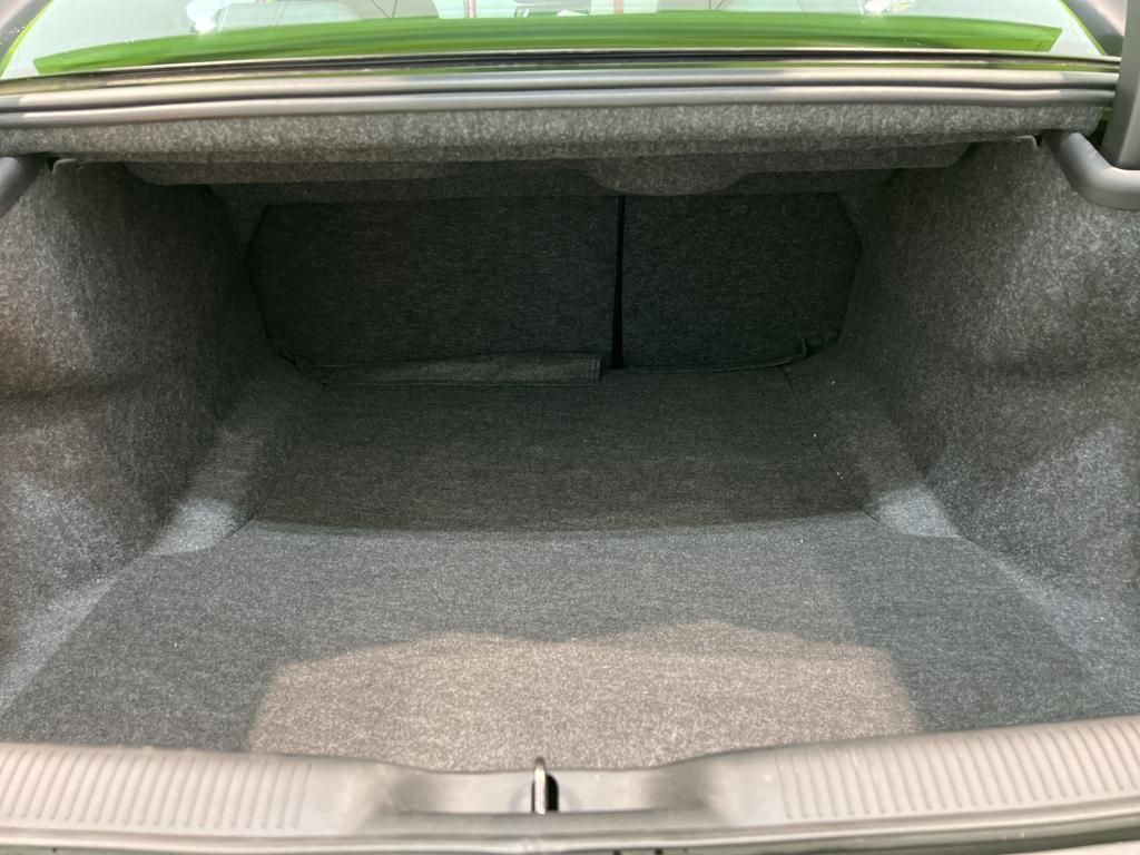 Vehicle image 40 of 41