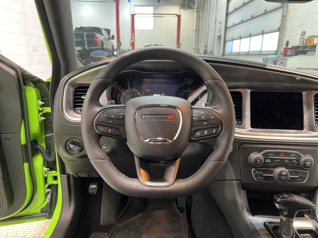 Vehicle image 34 of 41