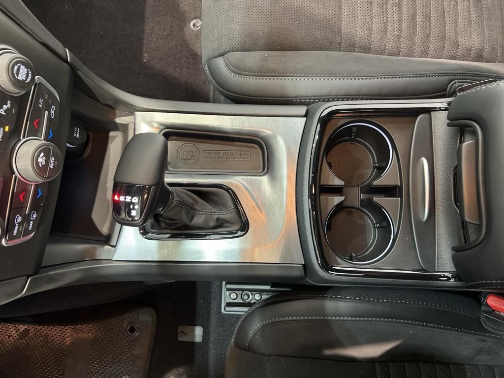 Vehicle image 24 of 41