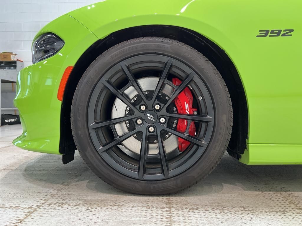 Vehicle image 13 of 41