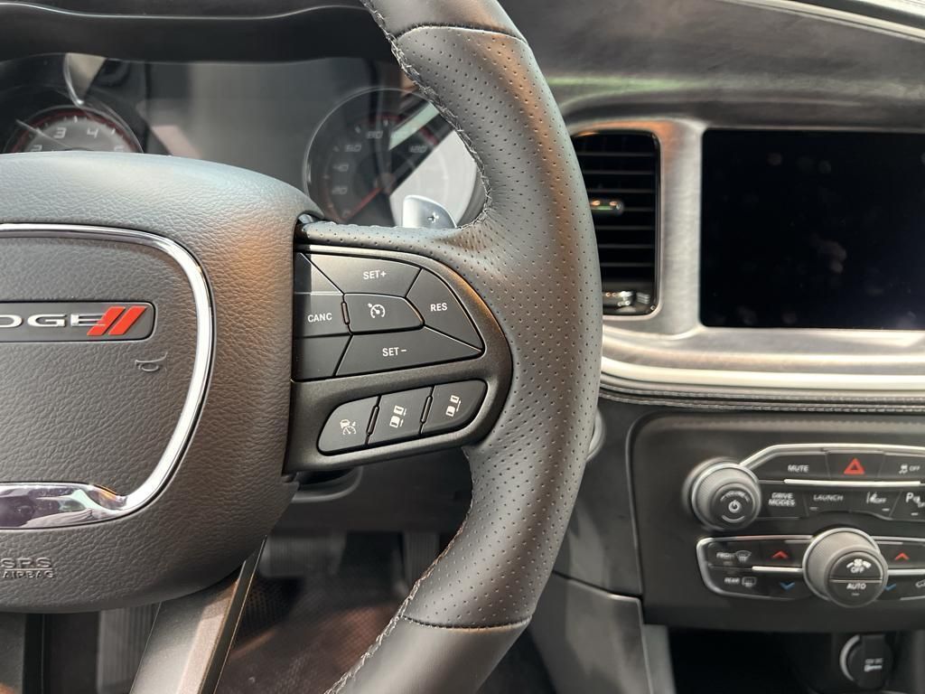 Vehicle image 37 of 41