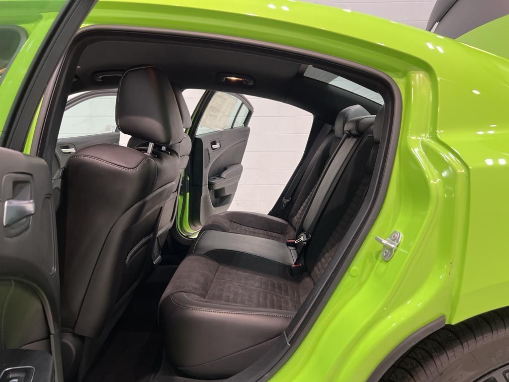 Vehicle image 39 of 41