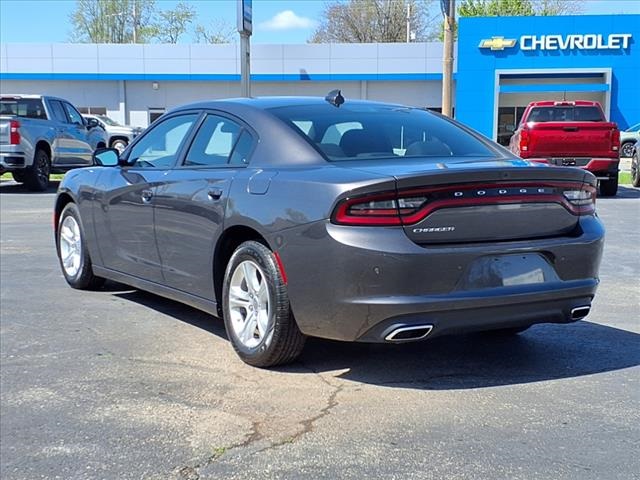 Vehicle image 4 of 14