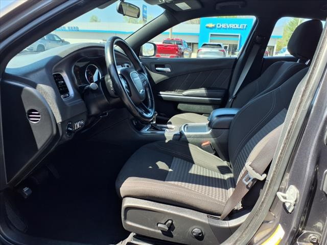 Vehicle image 6 of 14