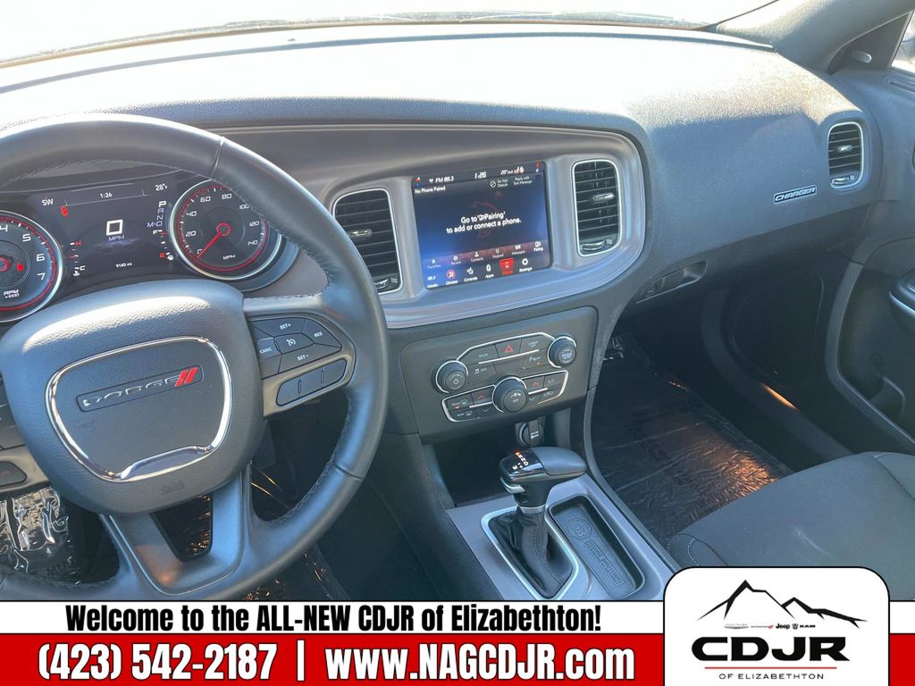 Vehicle image 13 of 31
