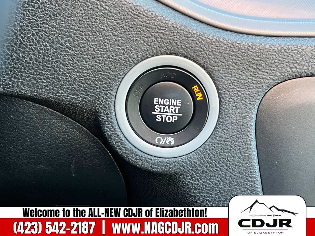 Vehicle image 28 of 31