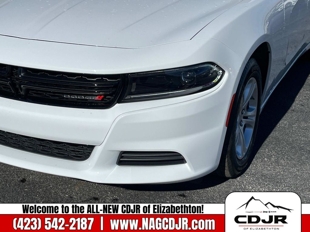 Vehicle image 10 of 31