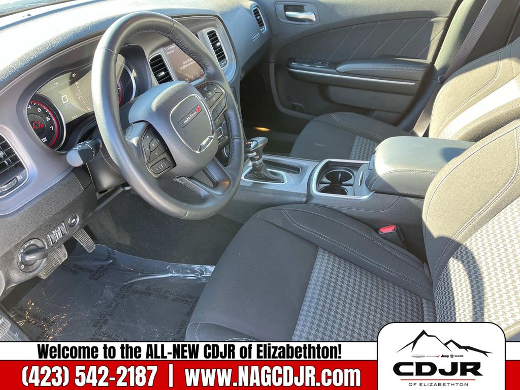 Vehicle image 20 of 31