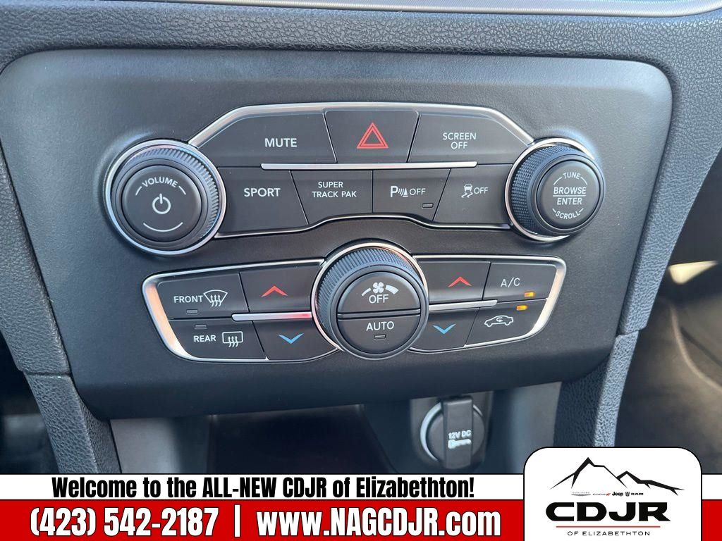 Vehicle image 21 of 30