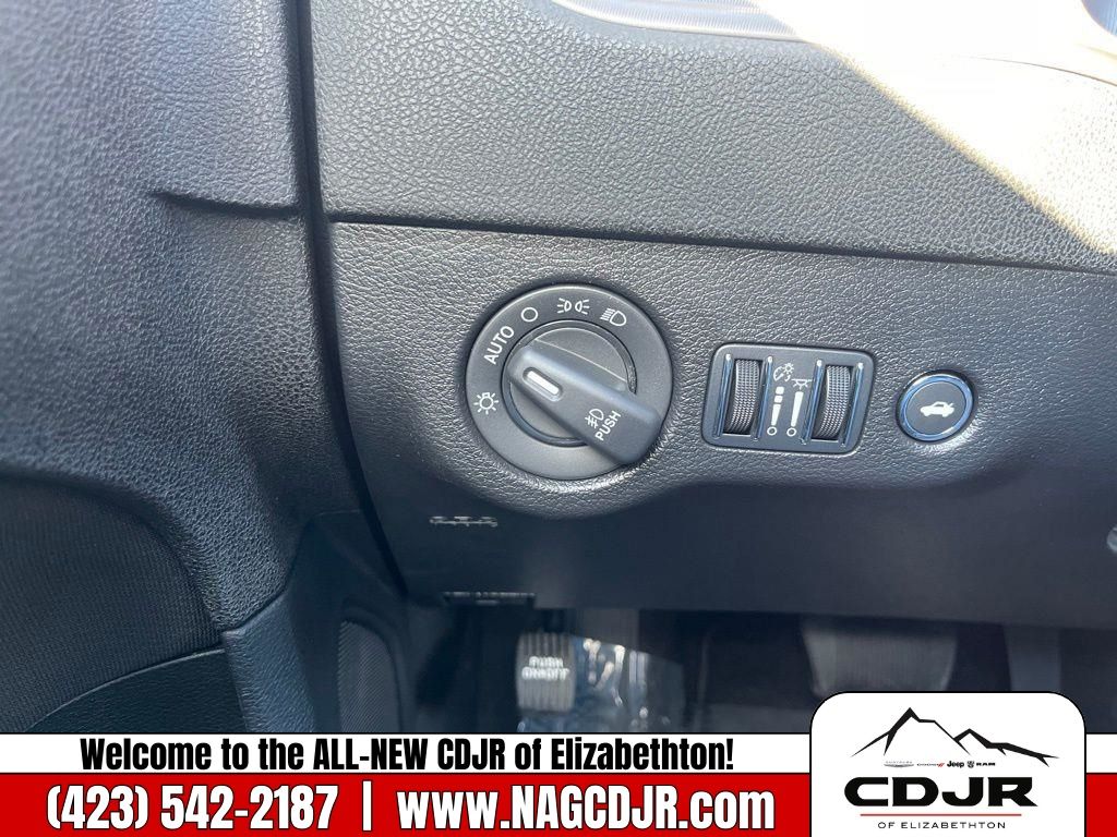 Vehicle image 29 of 30