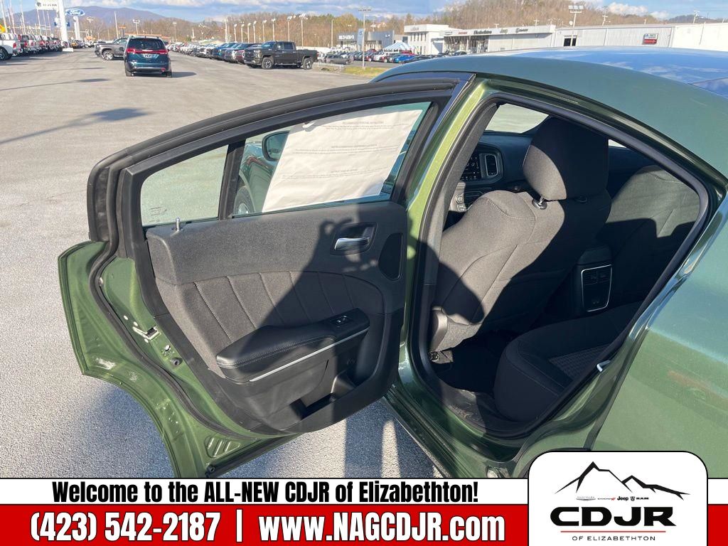 Vehicle image 12 of 30