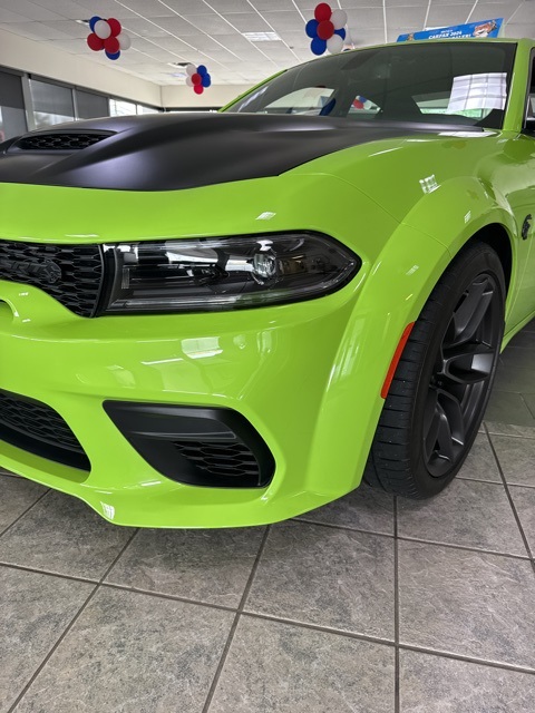 Vehicle image 20 of 23