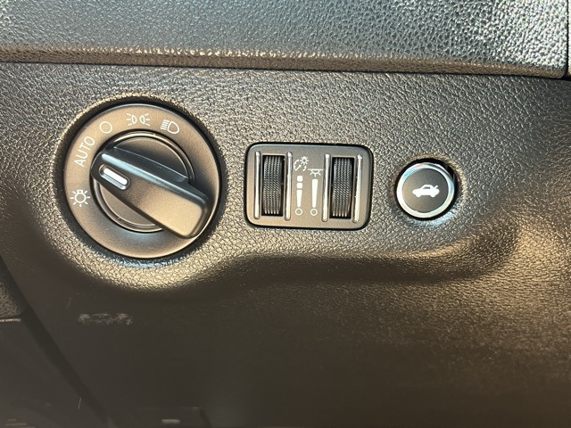Vehicle image 29 of 31