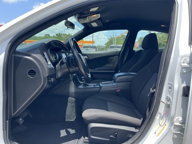 Vehicle image 13 of 31
