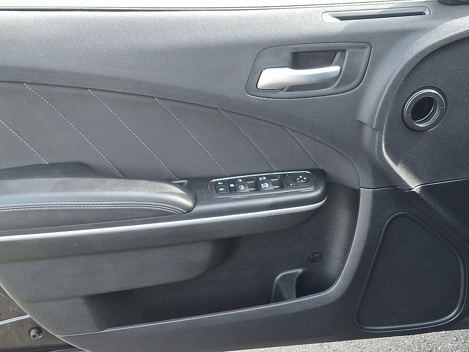 2023 Dodge Charger SXT Image 18 of 29