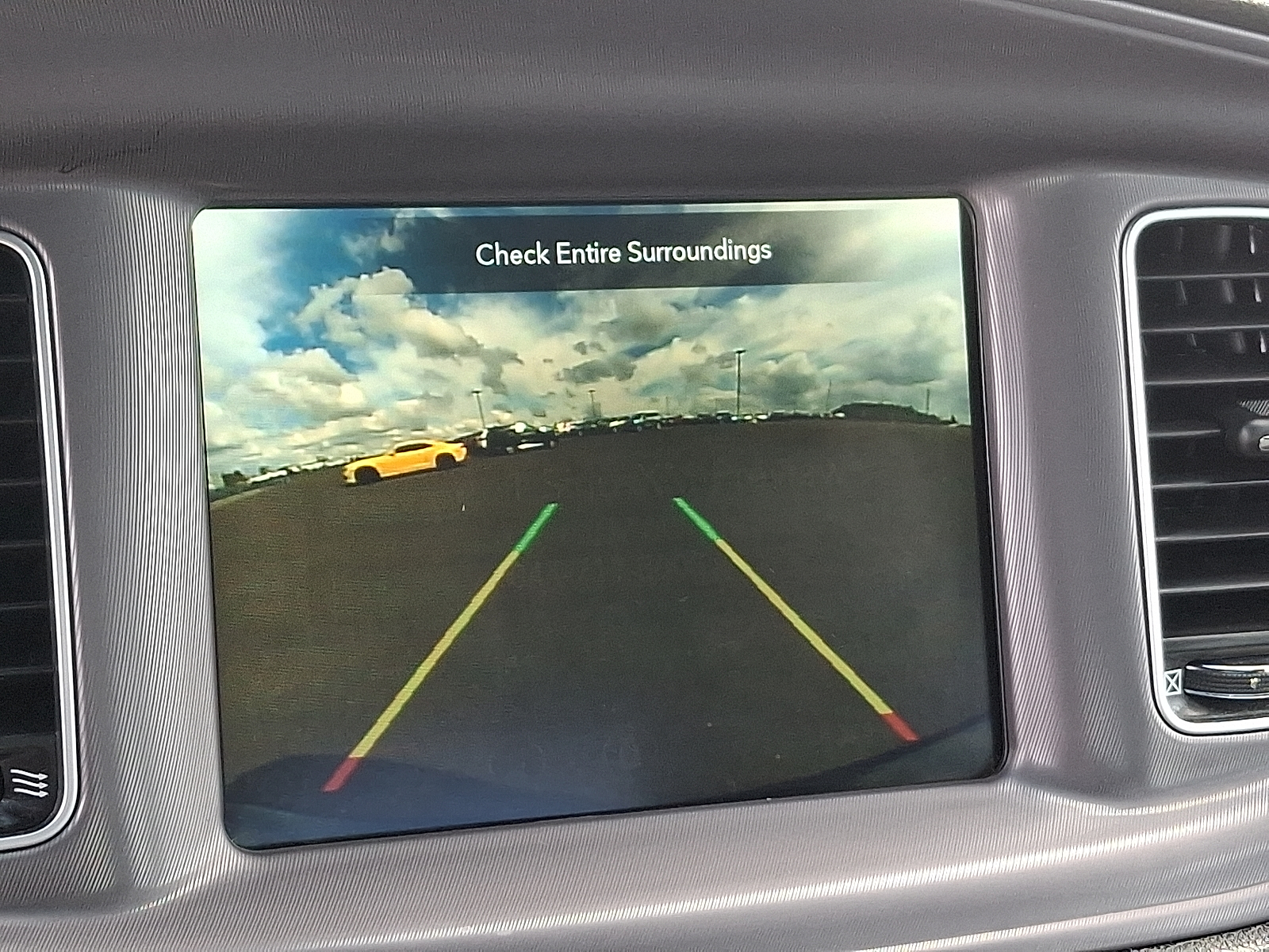 2023 Dodge Charger SXT Image 15 of 29