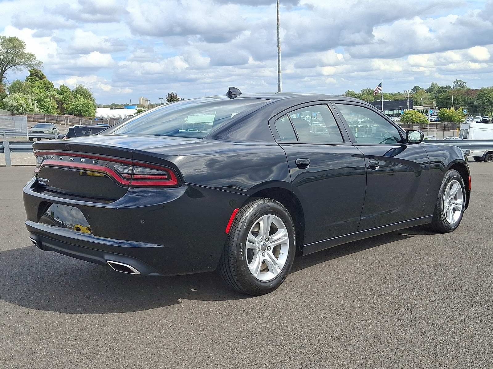 2023 Dodge Charger SXT Image 4 of 29