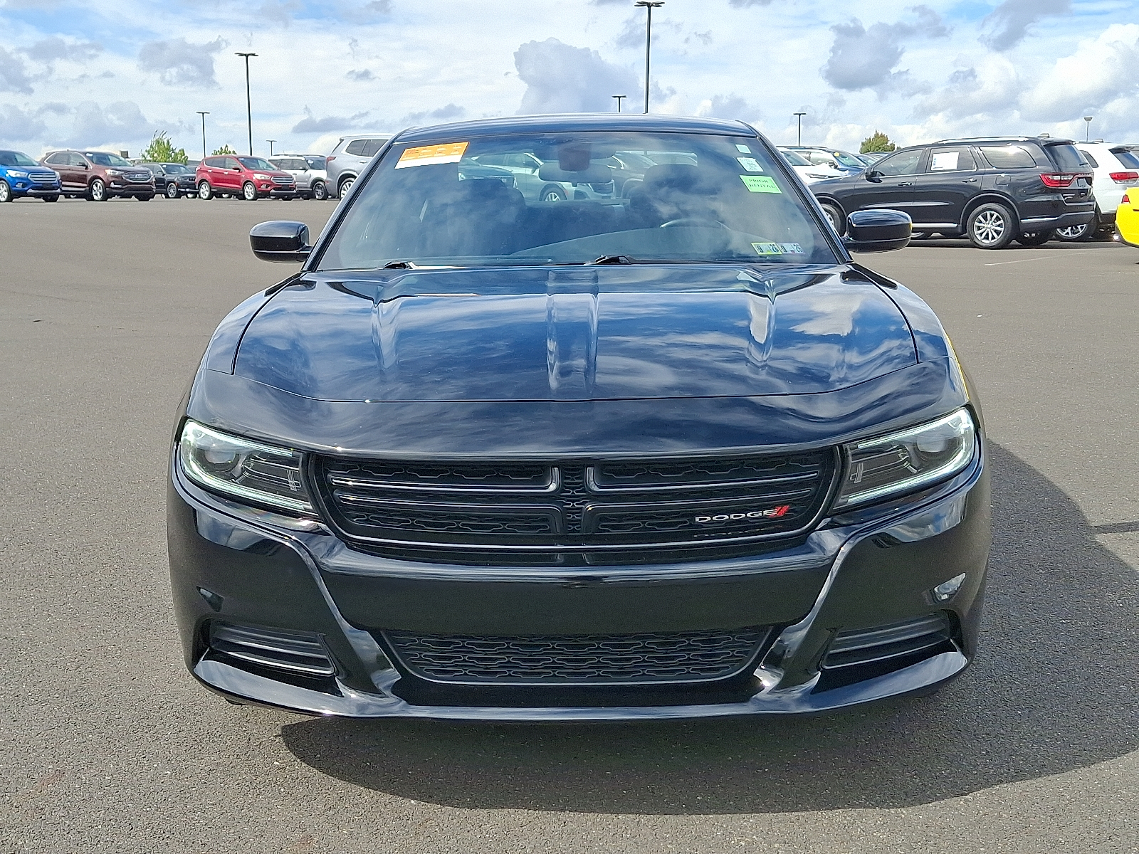 2023 Dodge Charger SXT Image 2 of 29