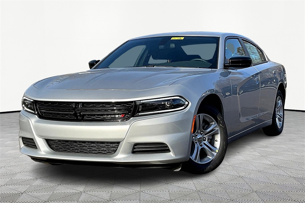 Vehicle image 2 of 14