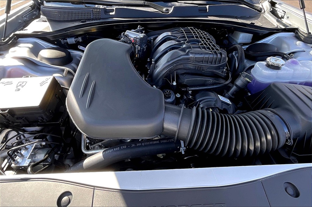 Vehicle image 11 of 14