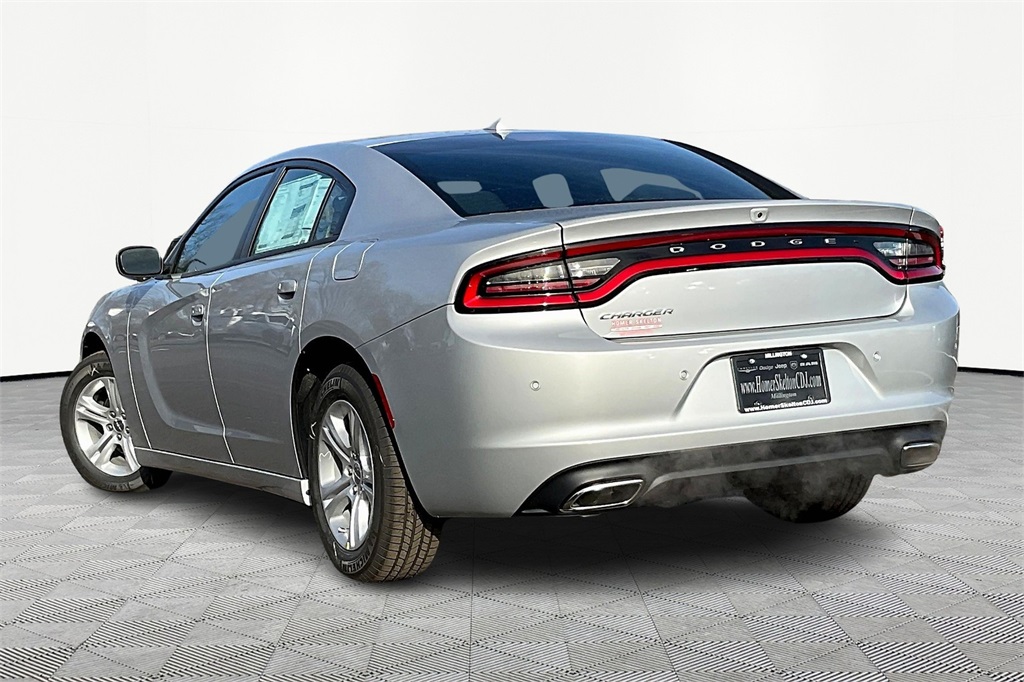 Vehicle image 3 of 14