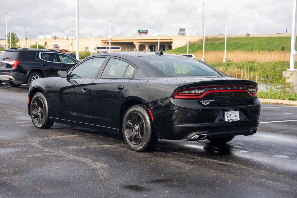 Vehicle image 7 of 37
