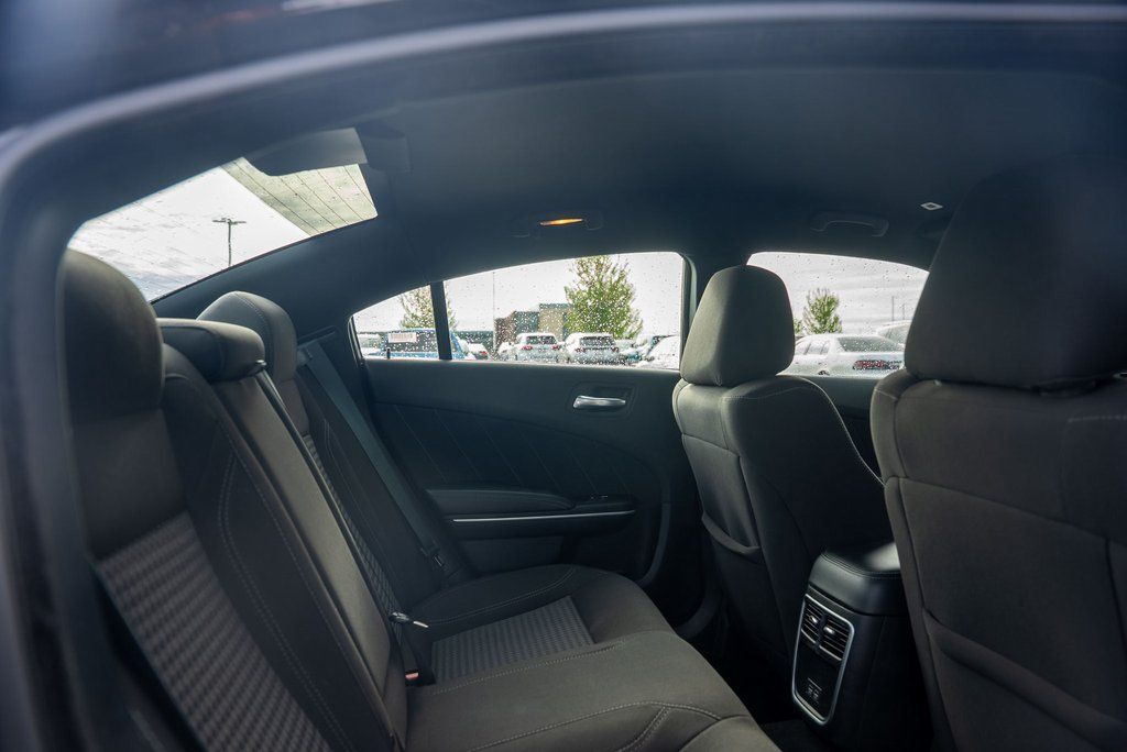 Vehicle image 13 of 37