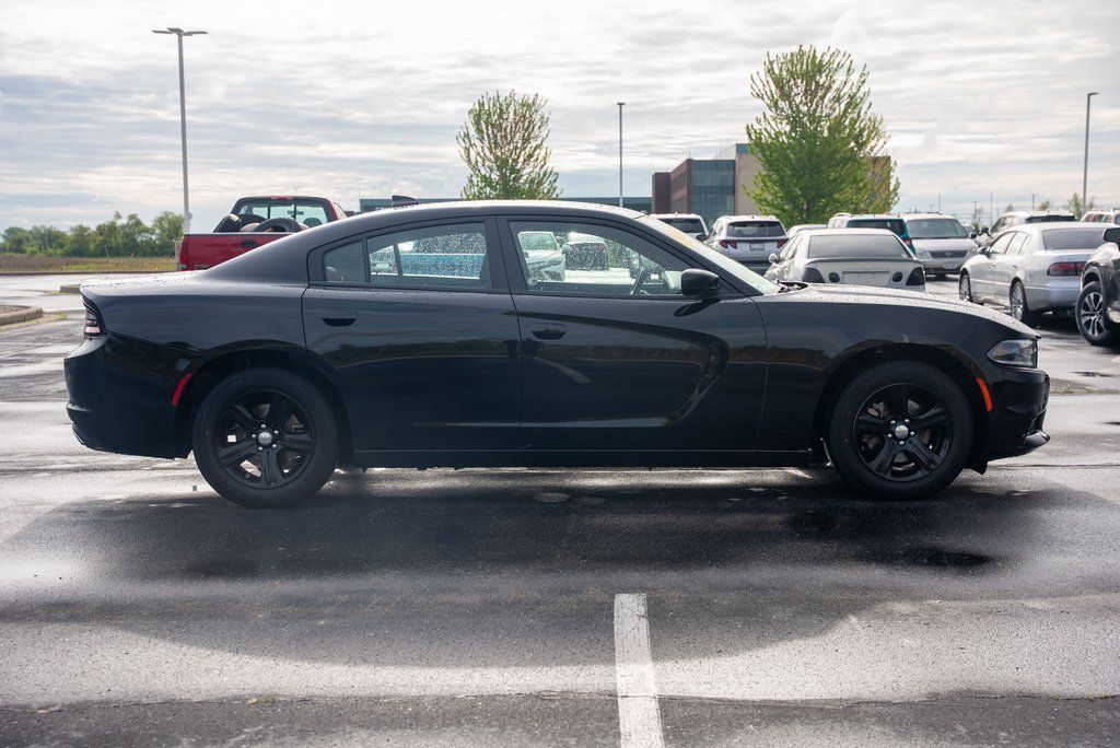 Vehicle image 4 of 37