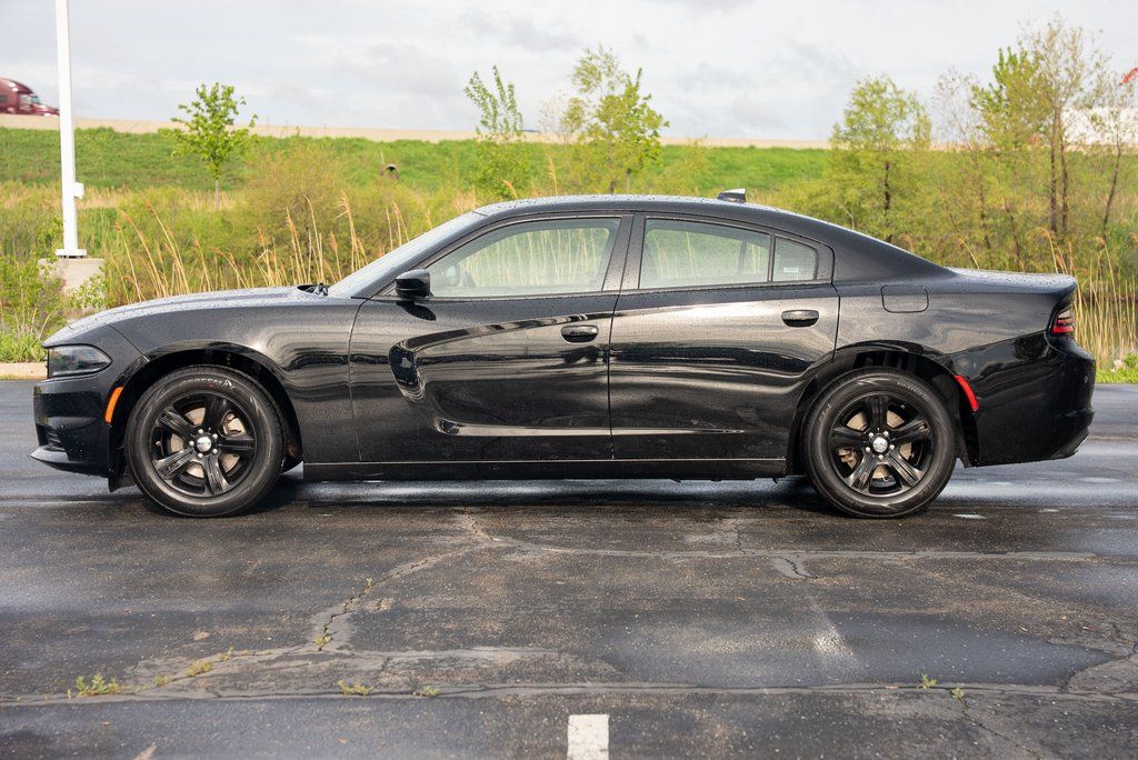 Vehicle image 8 of 37